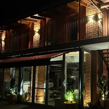 Cascina Vittoria Restaurant Lab & *